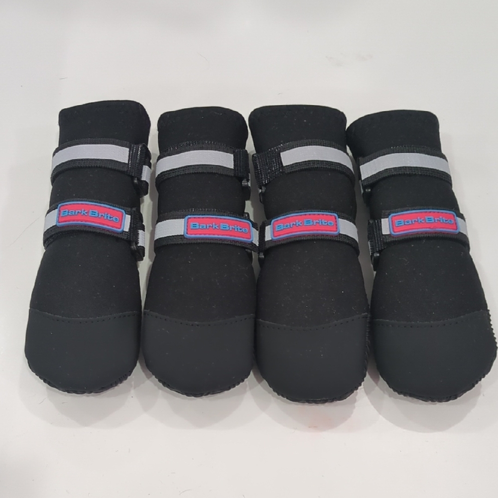 (NEW) DOG'S SHOES.FOR LARGE DOGS 🐶 Get Your Dog's Feet Ready For Summer. 🌅🌅🌅